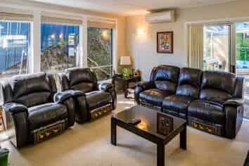  Sunshine Ave, Karori
