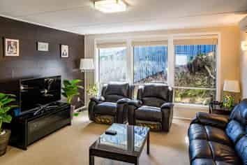  Sunshine Ave, Karori