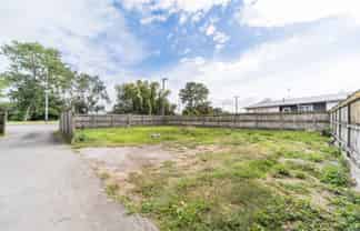 502 Pioneer Highway, Highbury