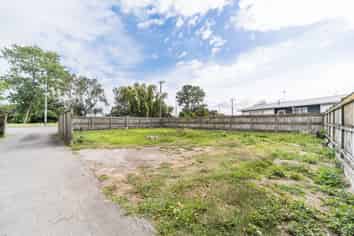 502 Pioneer Highway, Highbury