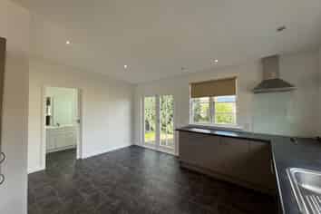 8 Owen Street, Belmont