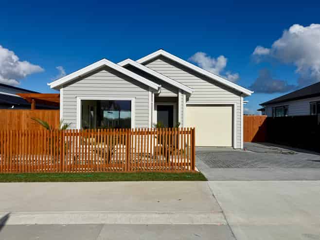 97 Parish Drive, Milldale