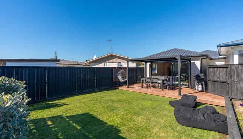2/6 Sutcliffe Place, Chartwell