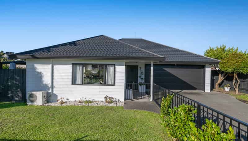 2/1 Langton Road, Stanmore Bay