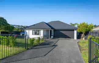 2/1 Langton Road, Stanmore Bay