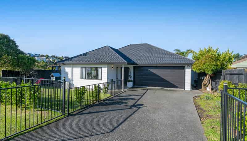 2/1 Langton Road, Stanmore Bay