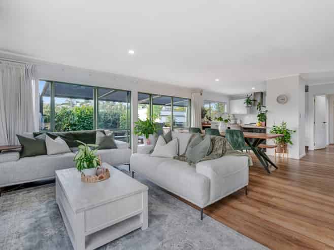 2/1 Langton Road, Stanmore Bay
