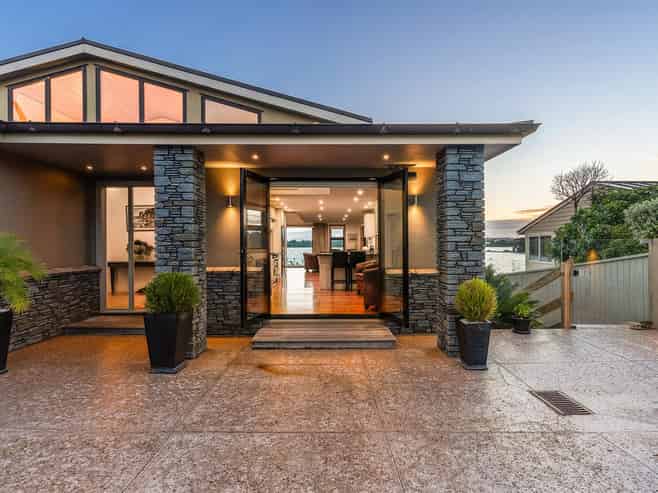  8 Eric Price Avenue, Takapuna