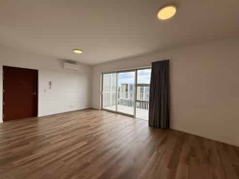 6/245 Hobsonville Point Road, Hobsonville