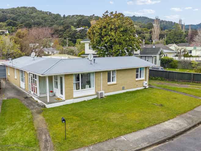 7 Deller Grove, Silverstream