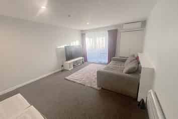 5/126 Nursery Road, Linwood