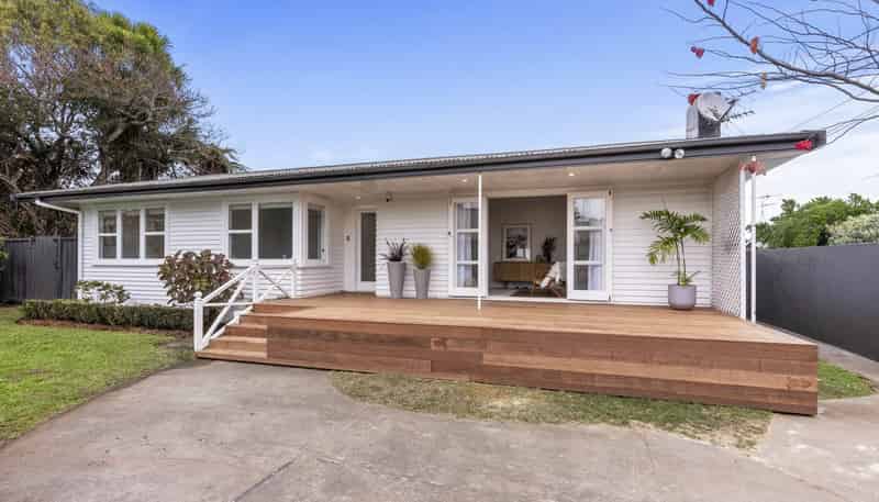 1/104 Beach Road, Pahurehure