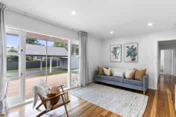 1/104 Beach Road, Pahurehure