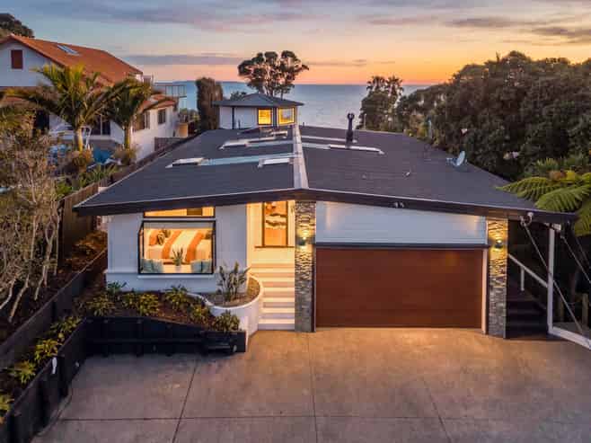 72 Cliff Road, Torbay