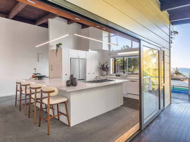 72 Cliff Road, Torbay