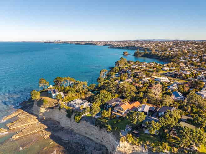 72 Cliff Road, Torbay