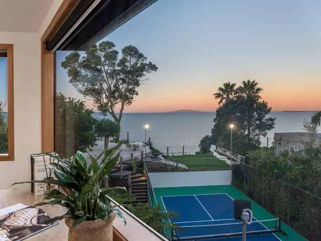 72 Cliff Road, Torbay
