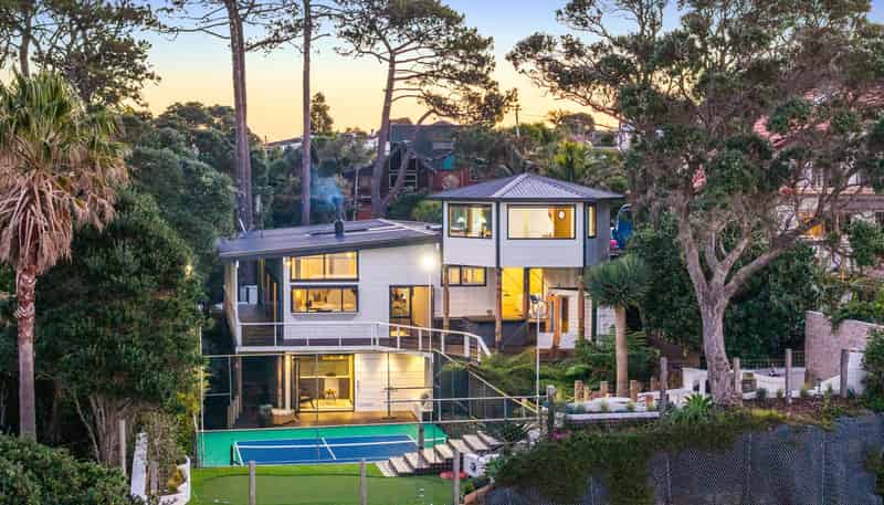 72 Cliff Road, Torbay