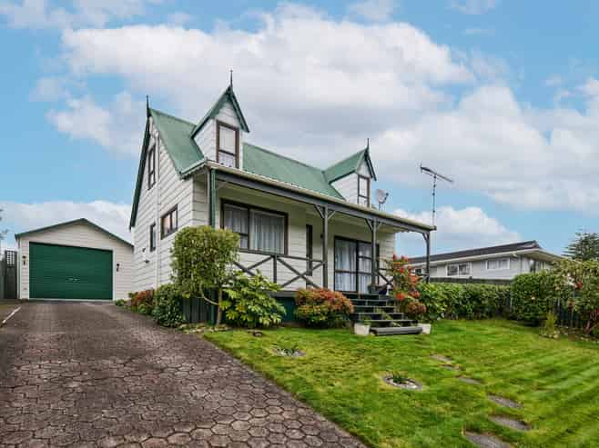 26 Hartford Crescent, Totara Park