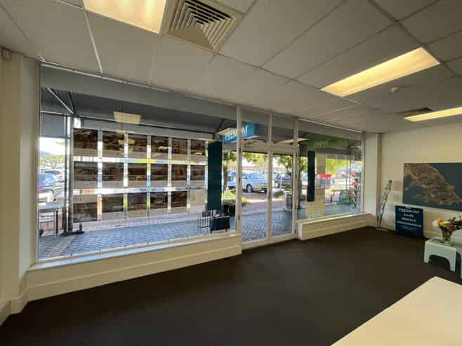 Versatile retail/ office