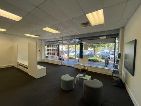 Versatile retail/ office