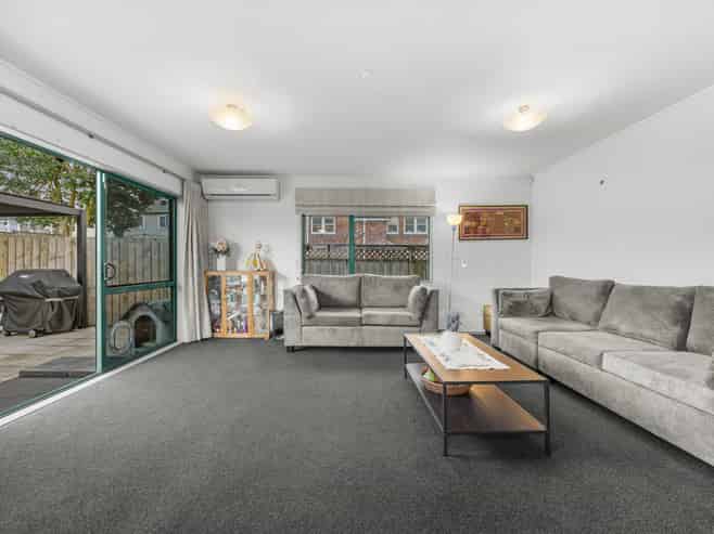 2B Kay Road, Panmure