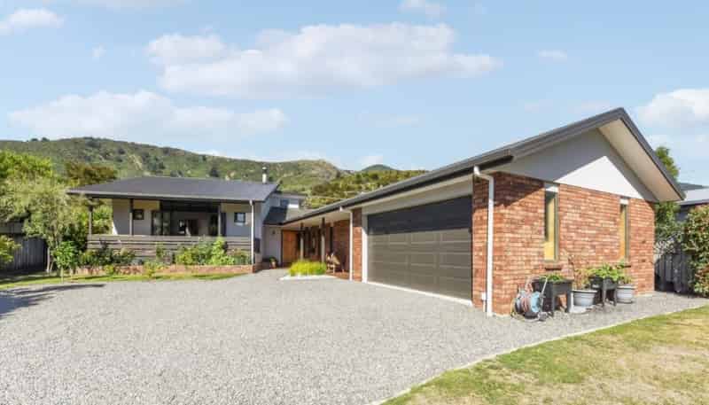 15  Boons Valley Road, Waikawa