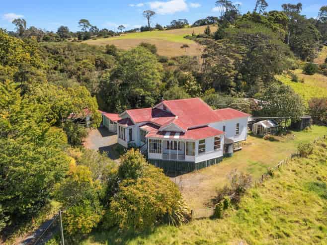 8 Stevensons Crescent, Albany