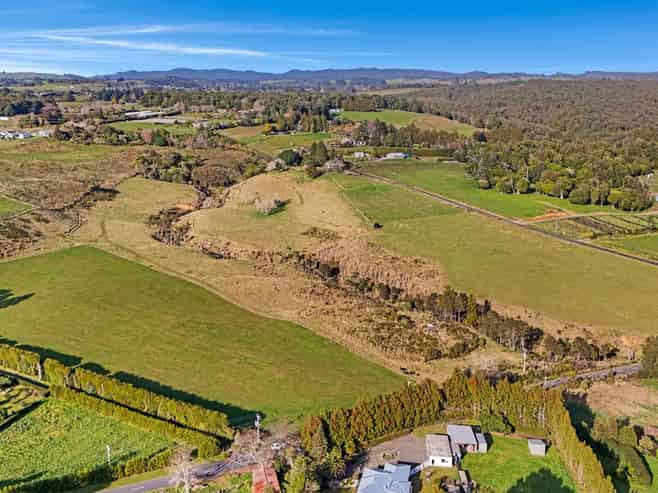 110 Ross Road and 20 Laurel Drive, Whakamarama
