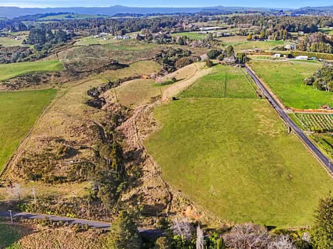 110 Ross Road and 20 Laurel Drive, Whakamarama