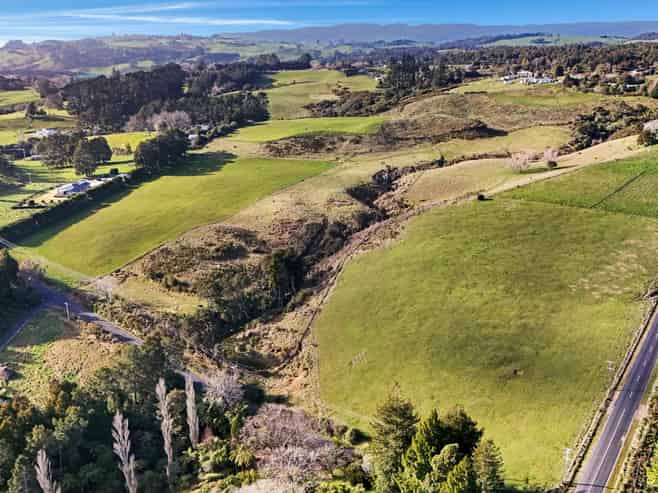 110 Ross Road and 20 Laurel Drive, Whakamarama