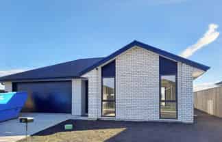27 Mehrtens Crescent, Ravenswood