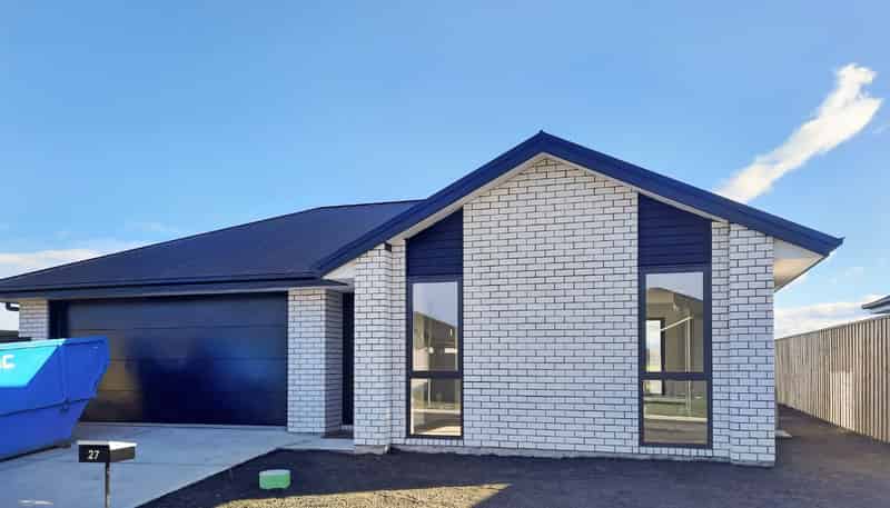 27 Mehrtens Crescent, Ravenswood