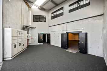FLEXIBLE ALBANY INDUSTRIAL: MOTIVATED LANDLORD
