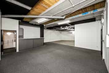 FLEXIBLE ALBANY INDUSTRIAL: MOTIVATED LANDLORD
