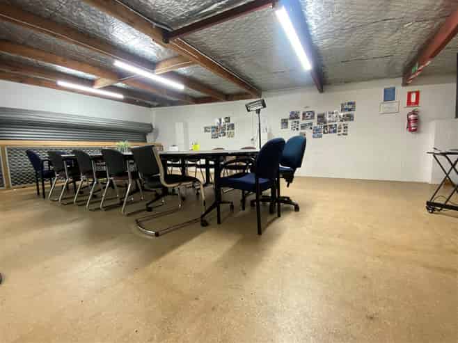 Affordable Content Close To Town