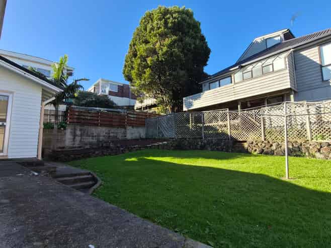 1/85 Lake Road, Northcote