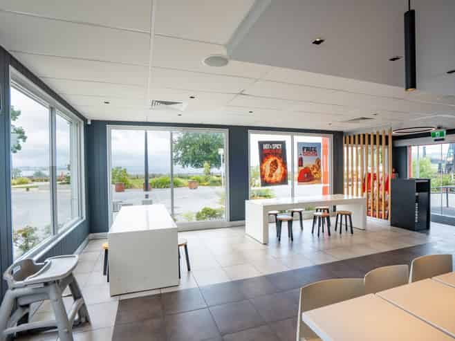 Prime bite of lakefront real estate