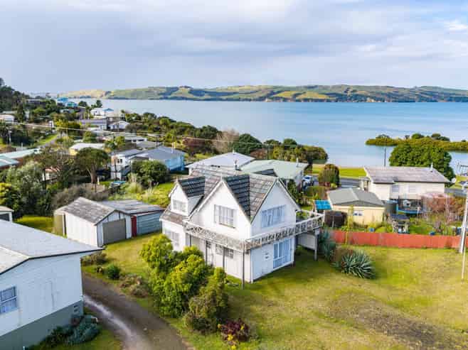 6 Mariner Cove Street, Tinopai