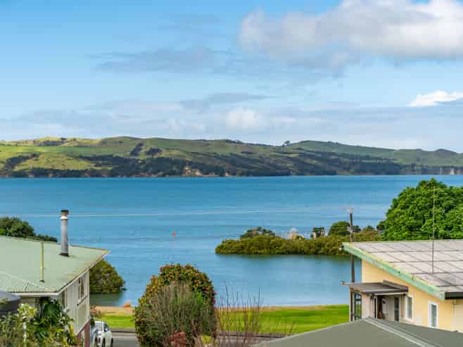 6 Mariner Cove Street, Tinopai