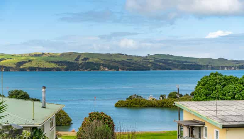 6 Mariner Cove Street, Tinopai