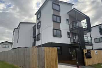 8/45 Dale Crescent, Pakuranga