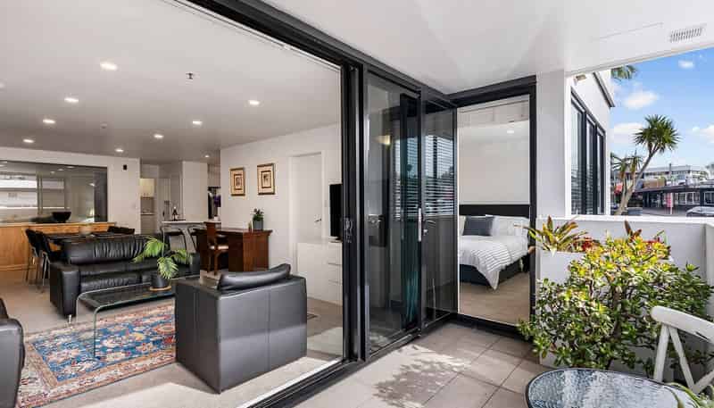 1I/175 Hurstmere Road, Takapuna