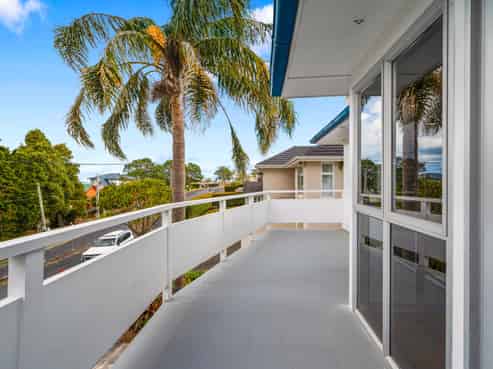 41 Seacliffe Road, Hillsborough
