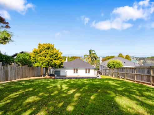 41 Seacliffe Road, Hillsborough