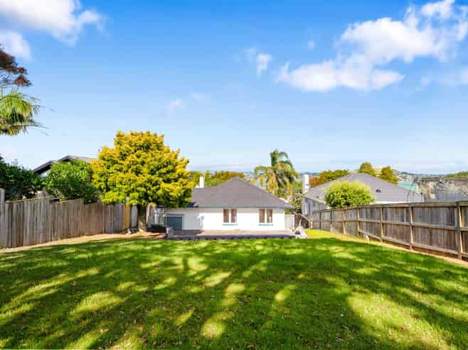 41 Seacliffe Road, Hillsborough