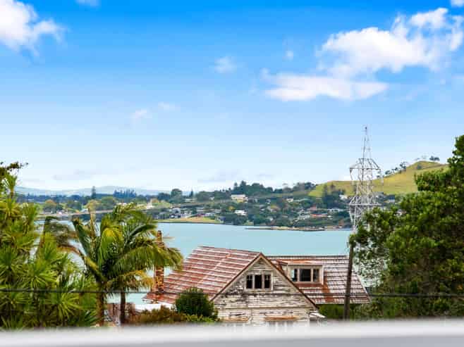 41 Seacliffe Road, Hillsborough