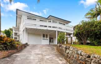 41 Seacliffe Road, Hillsborough