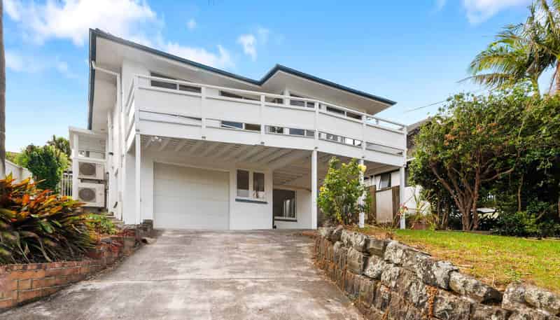 41 Seacliffe Road, Hillsborough