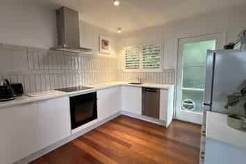 3/17 Church Street, Devonport